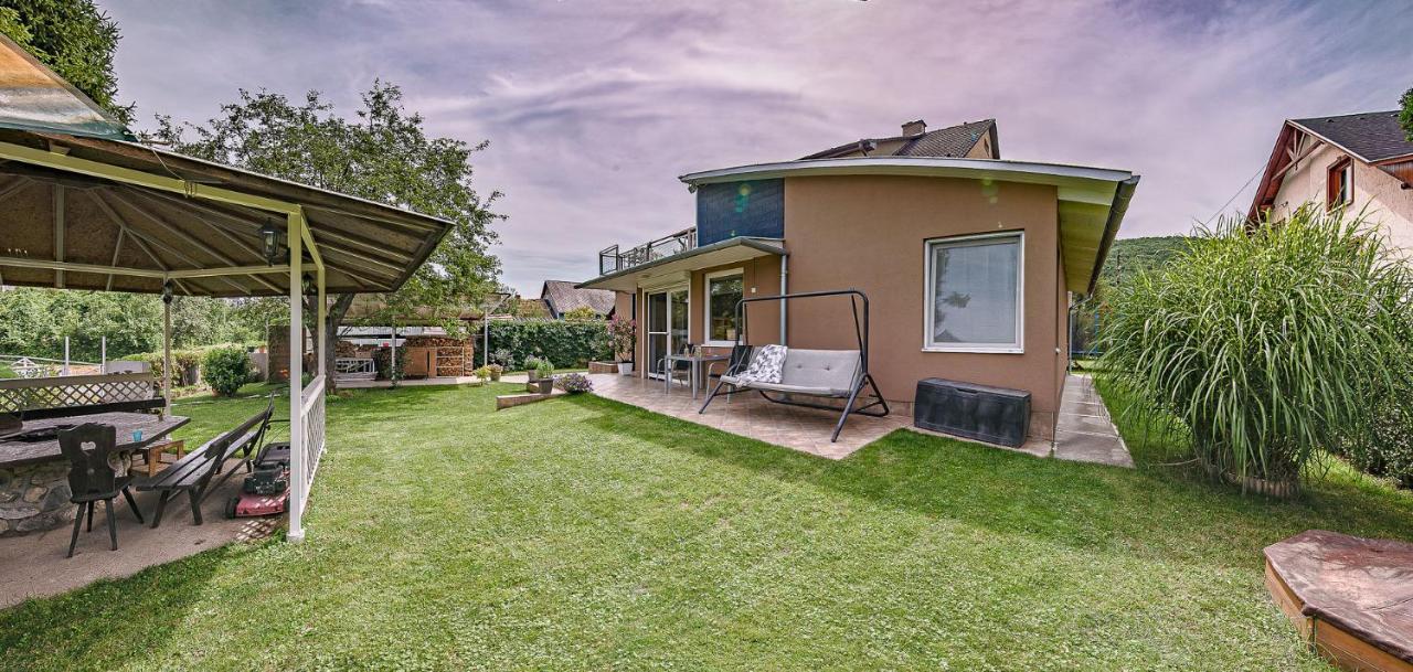 Riverside Apartman****